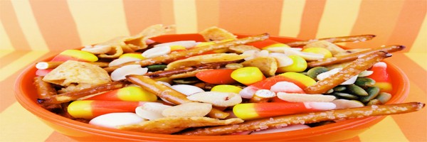 Halloween Themed Snacks and Treats Your Kids will Love Featured Image