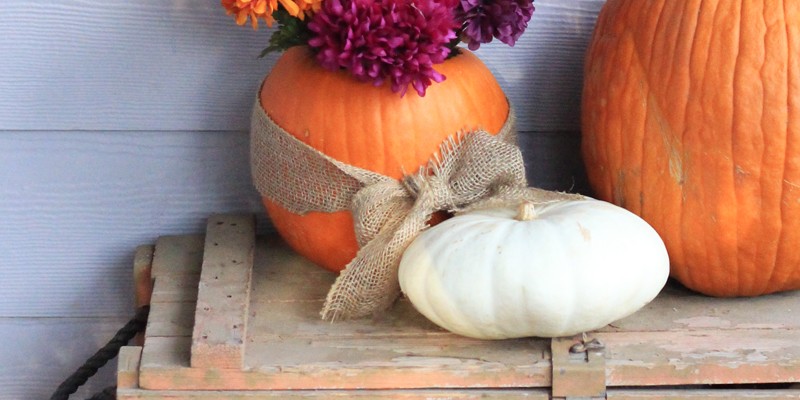 Decorate Your Fall Porch in 10 Minutes