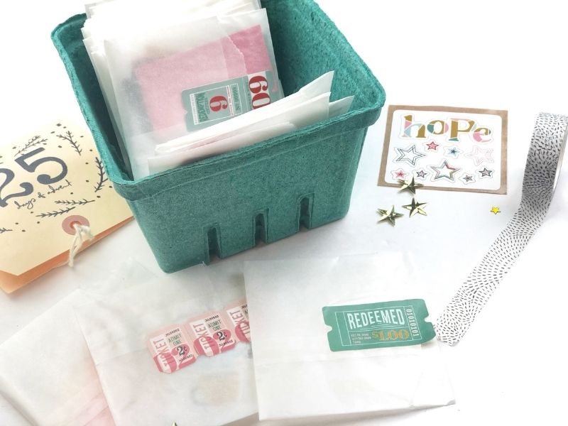 Unboxing Illustrated Faith 2020 Advent Kit