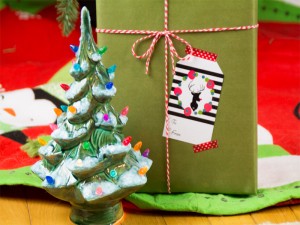 Christmas Gift Wrapping Ideas Using Kraft Paper - Southern Couture